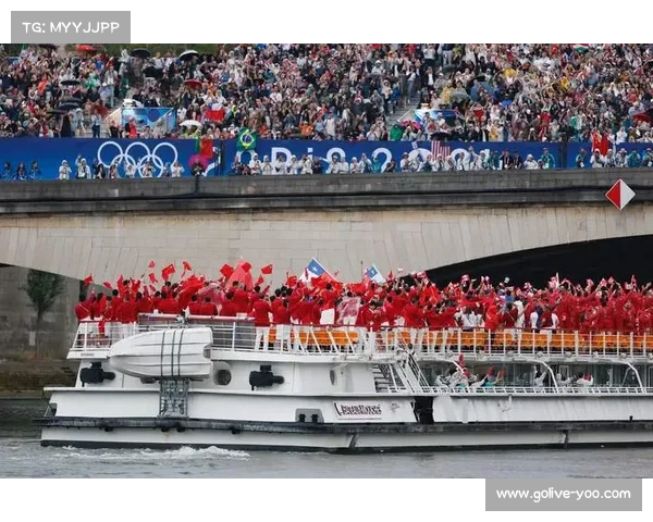 塞纳河定制转播船就位,巴黎奥运会开幕式采用新型拍摄技术 塞纳河定制转播船就位,巴黎奥运会开幕式采用新型拍摄技术